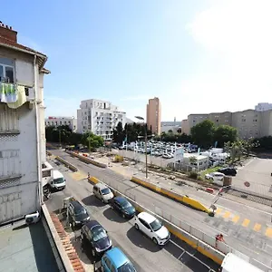 https://t2-refait-neuf-au-porte-du-vlodrome-parc-chanot.fr-provencehotel.com