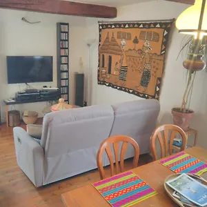 https://romans-sur-isere-maison-de-rue-en-centre-ancien.hotels-rhonealpes.com